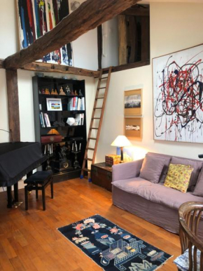 Charming apartment on top floor in Marais -5P